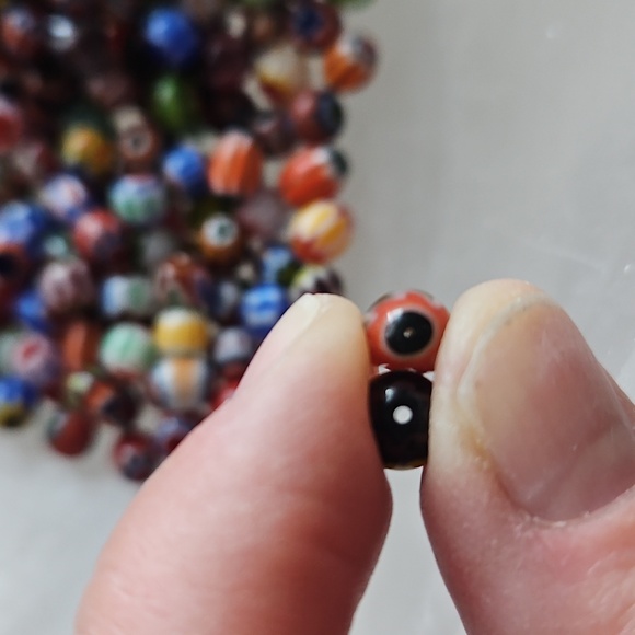 🚫FOR DAWN🚫3 Oz. Vintage Chinese Colorful Glass Millifiore Beads - Picture 4 of 4